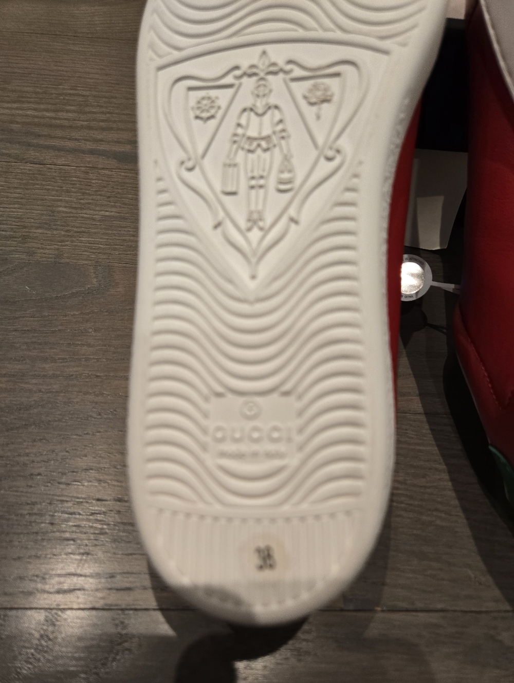 $910 Gucci Women’s Ace Interlocking Logo Red Leather Sneakers EU 38 US 8 BNIB - Picture 9 of 9